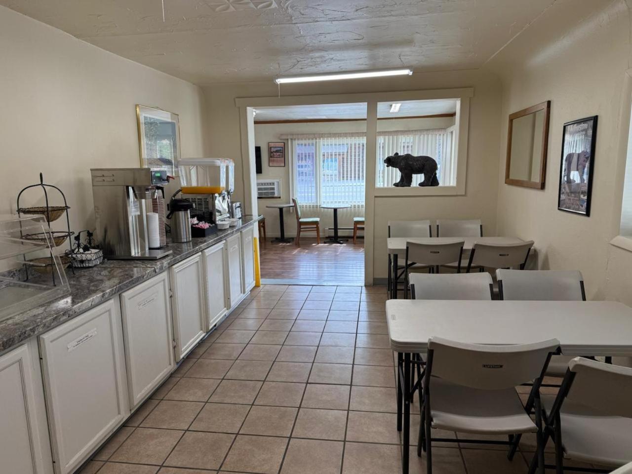 Sunrise Motor Inn Cody Extérieur photo