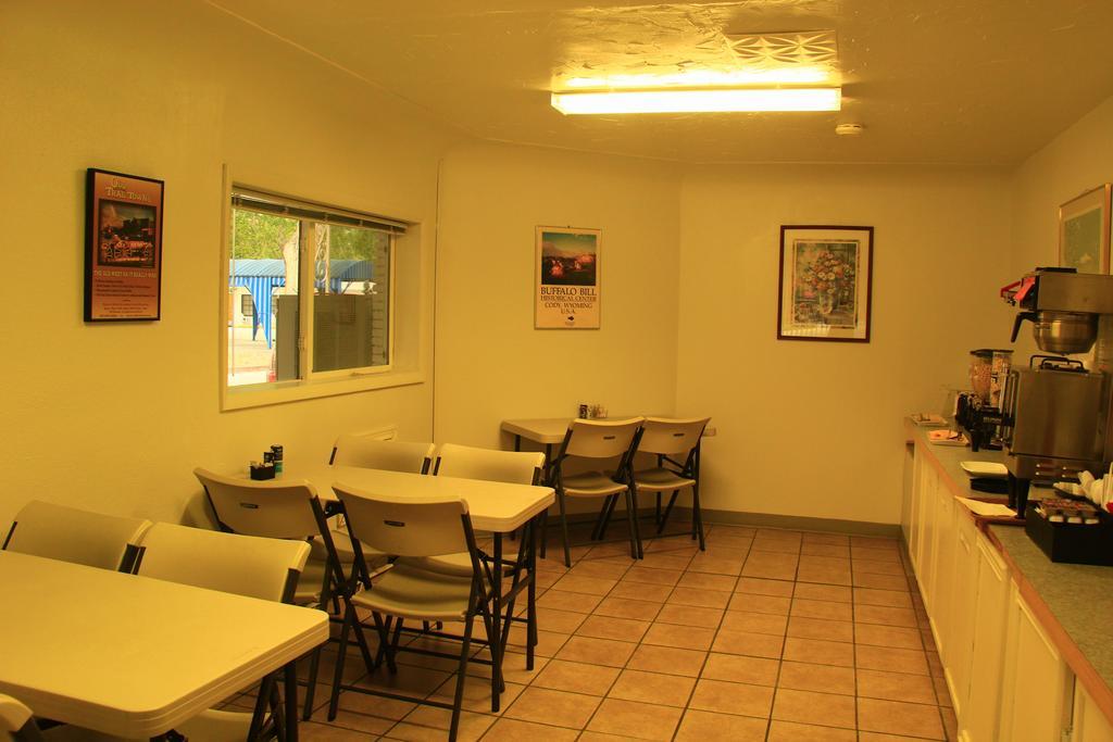 Sunrise Motor Inn Cody Extérieur photo